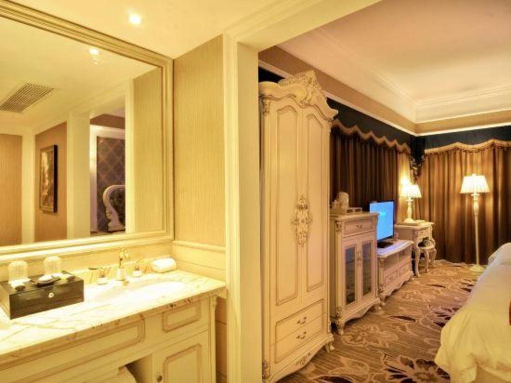 Chengdu French Theme Gold Palace Exterior foto