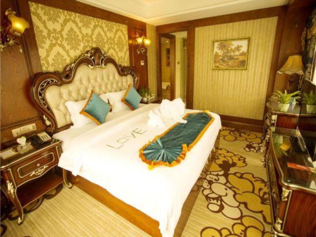 Chengdu French Theme Gold Palace Exterior foto